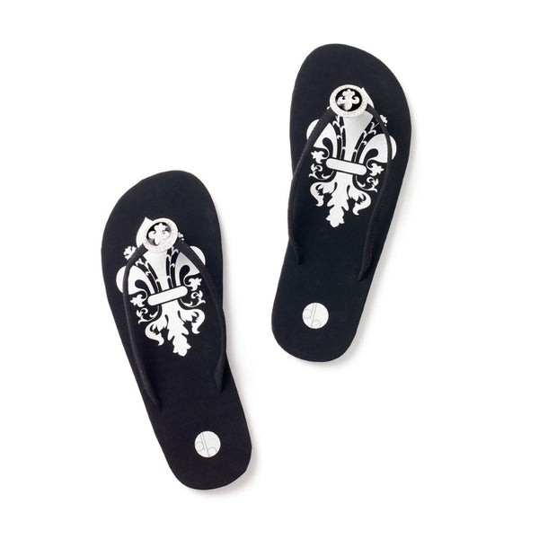 Top View Black Flat Fleur de Lys Circle Pendant Flip Flops
